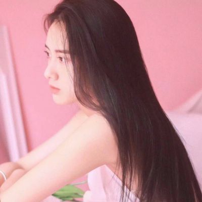 香港大火后老人发呆眼神让人心痛