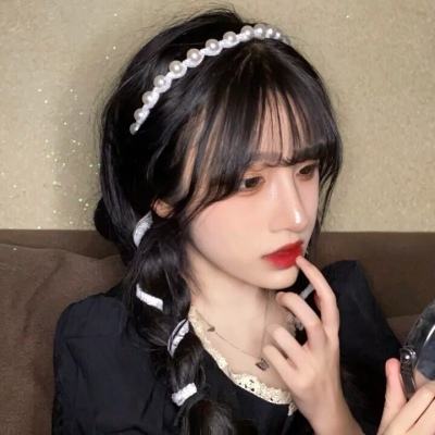 内蒙古一头牛突然冲进餐馆